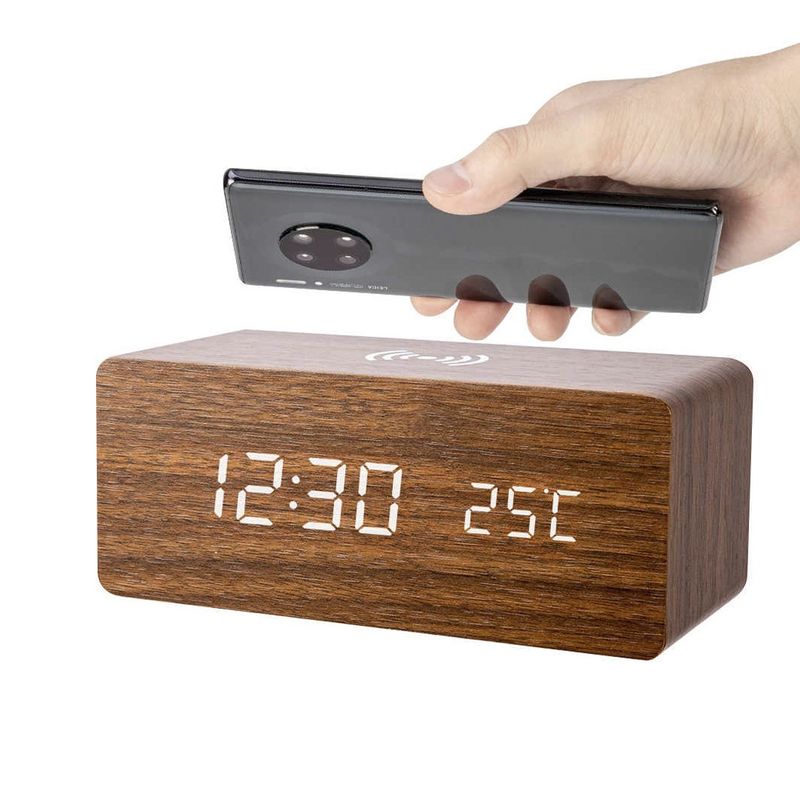 Reloj despertador Digital de madera con carga inalámbrica